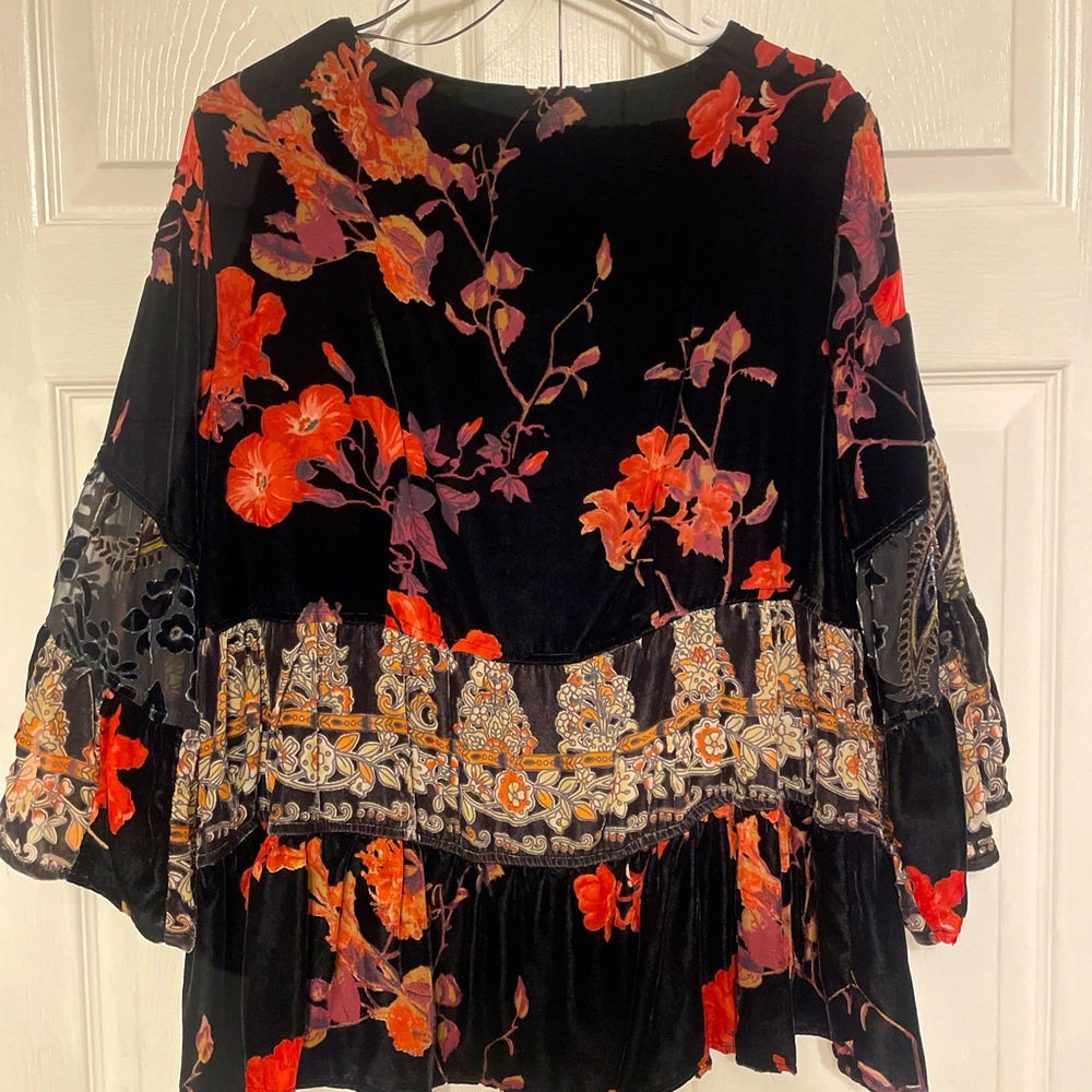 John Mark Velvet Blouse - Picture 5 of 6